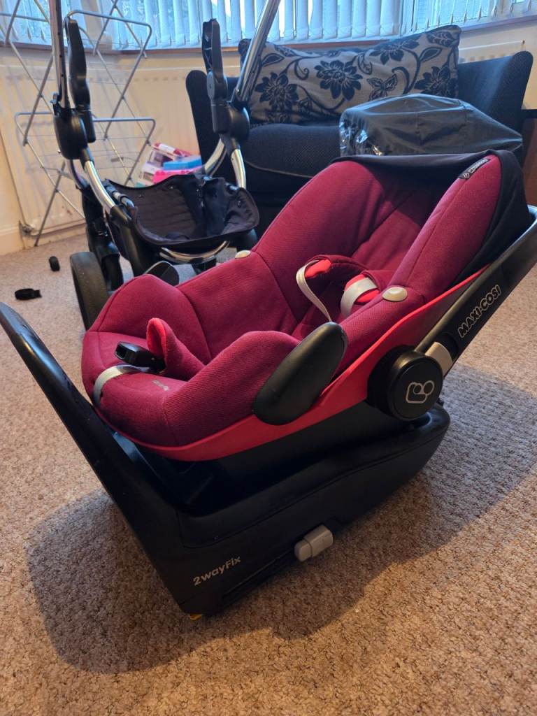 Maxi cosy car seat with iso fix