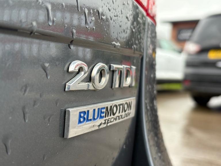 2013 Volkswagen Passat 2.0 TDI BMT Highline 5dr ++ 11 VW SERVICES / 35 TAX / SAT NAV / DAB ++ EST...