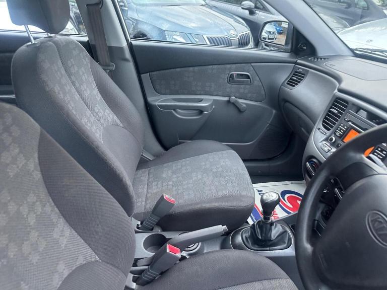 KIA RIO 1.4 5dr 2009