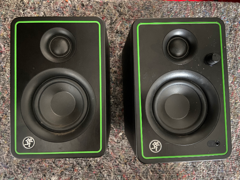 CR3-X Multimedia Monitors