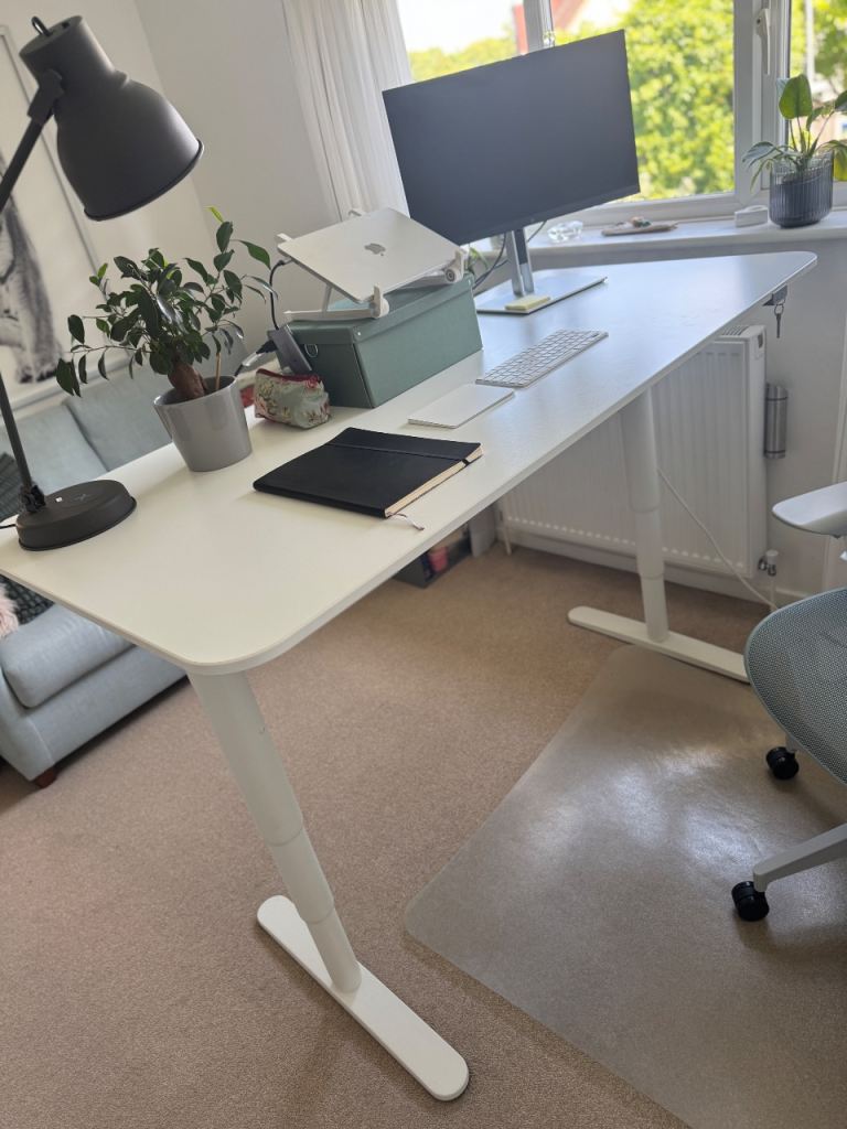 IKEA BEKANT White Standing Desk (160x80) - Electronic Adjustment - Good Condition