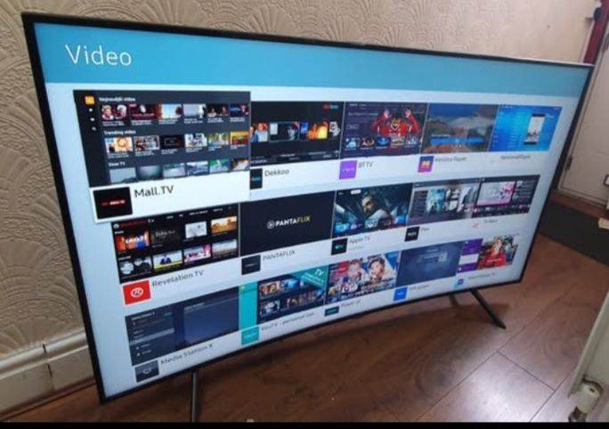 SAMSUNG 65 INCH CURVED SMART 4K UHD HDR LED TV WITH WIFI, FREEVIEW & TVPLUS, BLUETOOTH 