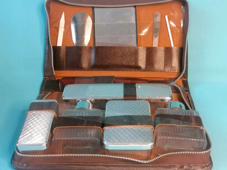 Vintage Men's Chrome  Travel Set in Leather Case. 