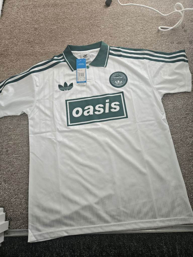 Oasis 2025 tour footballshirt