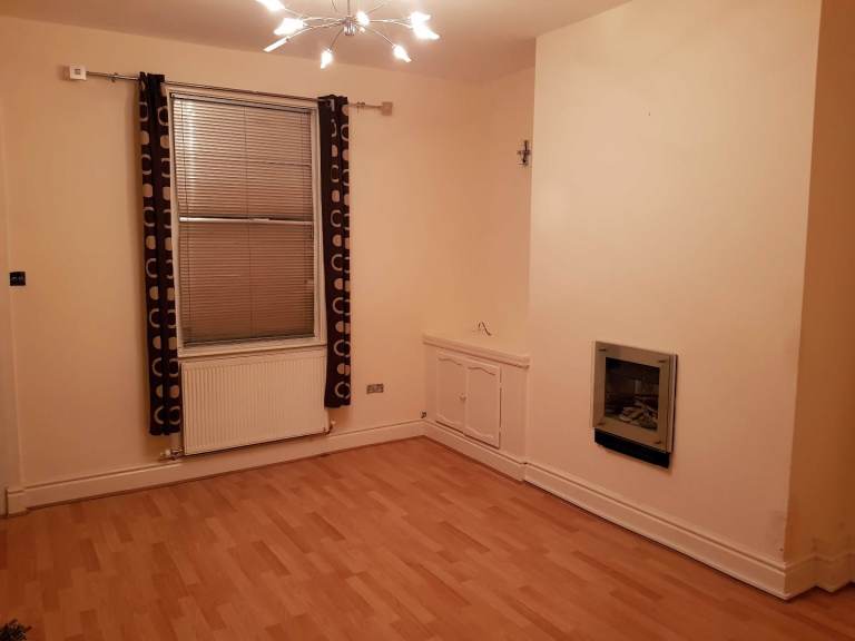 2 Bed house to rent. 
