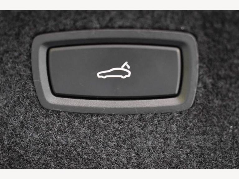 2020 70 PORSCHE TAYCAN 0.0 TURBO S 93KWH 4D 751 BHP