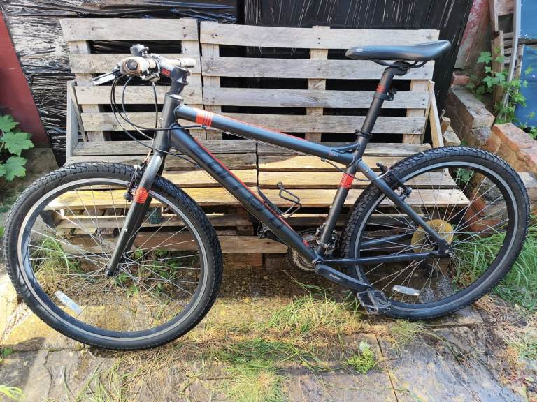 Carrera Hybrid Bike – 18” Frame – Good Condition + pump – £90