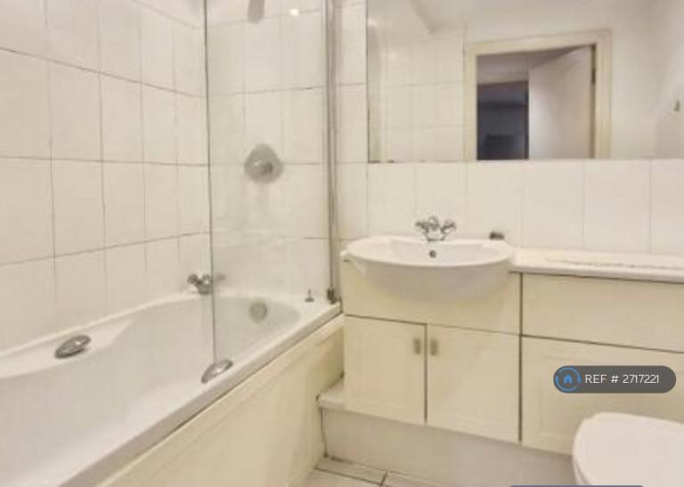 1 bedroom flat in Whitworth Street West, Manchester, M1 (1 bed) (#2717221)