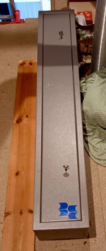 Brattonsound 2 Full Size Gun Cabinet - Excellent Condition