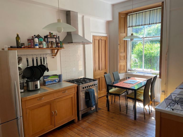 Most bills including stunning 3 bed in Bruntsfield