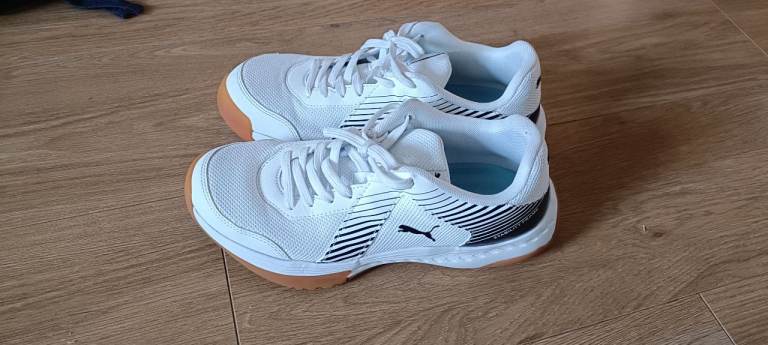 Badminton Shoes for men size 8