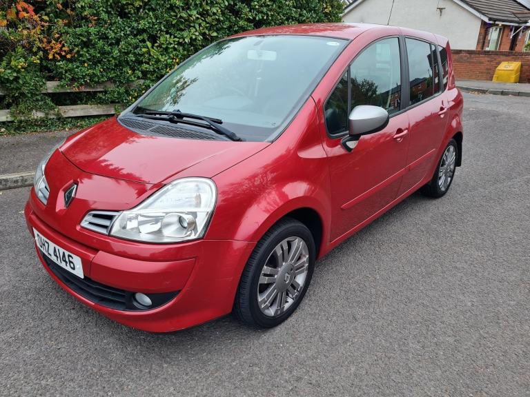 Stunning Magenta Red 2011 Renault Modus Dynamique Mpv 1149cc Mot Until 12th August 2026
