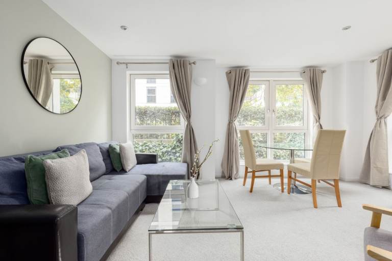 🏙️ MODERN 2-BED W/ TERRACE | LONG-TERM | COMPANY LETS WELCOME – CHELSEA SW6