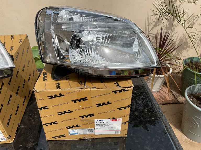 Citroen Berlingo headlights BNIB 