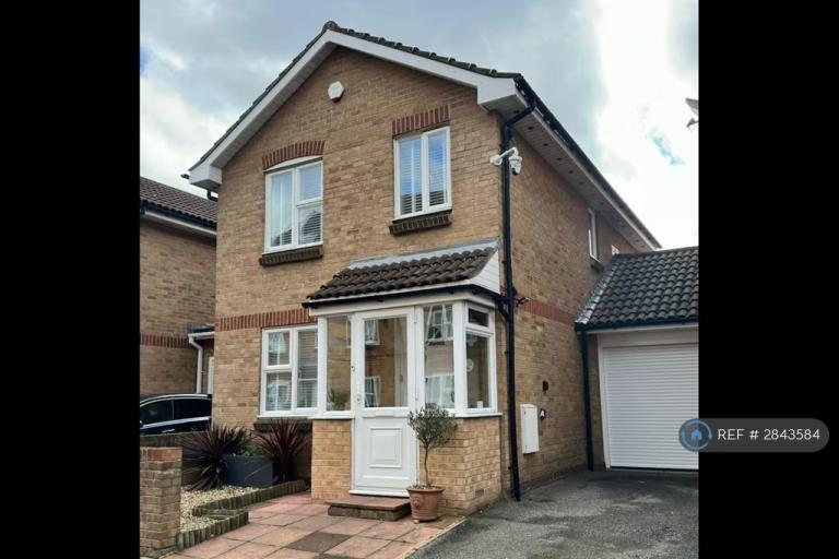 3 bedroom house in Cadet Drive, London, SE1 (3 bed) (#2843584)