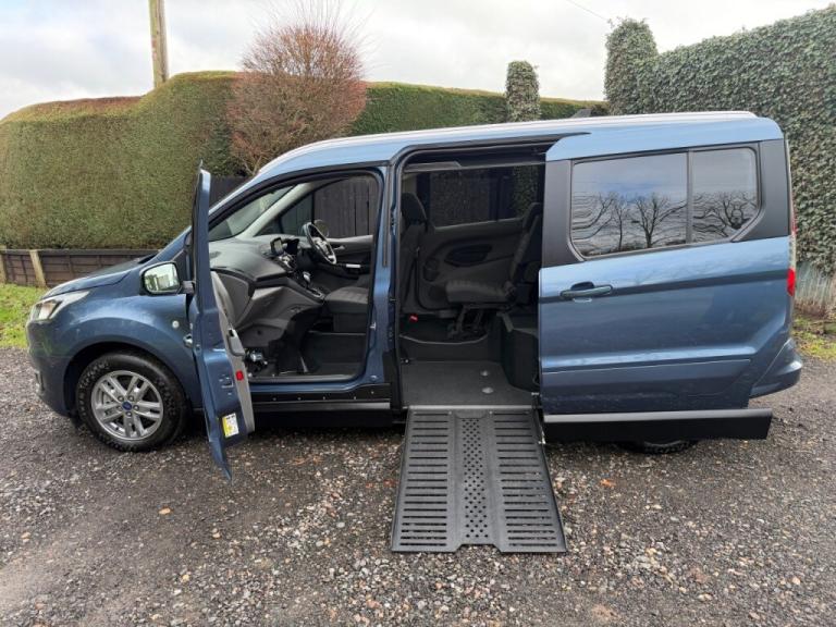  Ford Grand Tourneo Connect 1.5 EcoBlue 120 Titanium 5dr AUTOMATIC RIDE UPFRONT