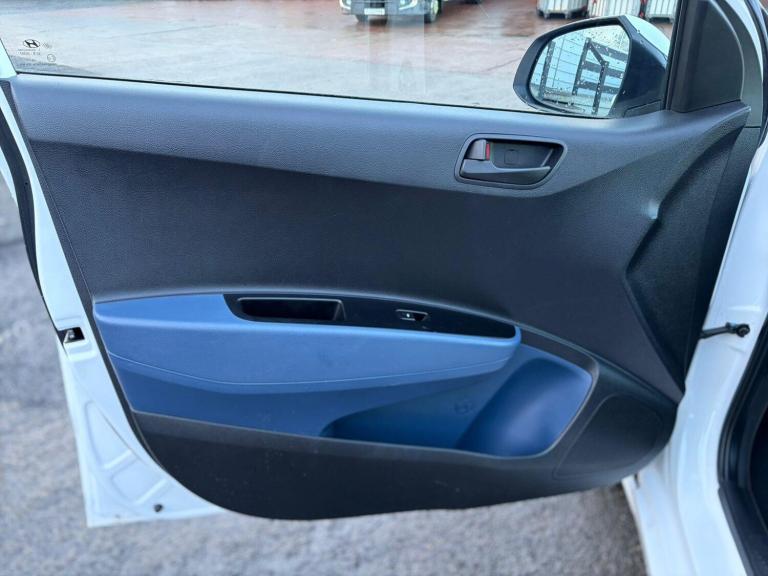 2015 Hyundai i10 1.0 SE Euro 5 5dr HATCHBACK Petrol Manual