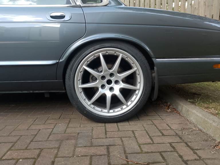 Montreal Jaguar wheels & tyres 20"