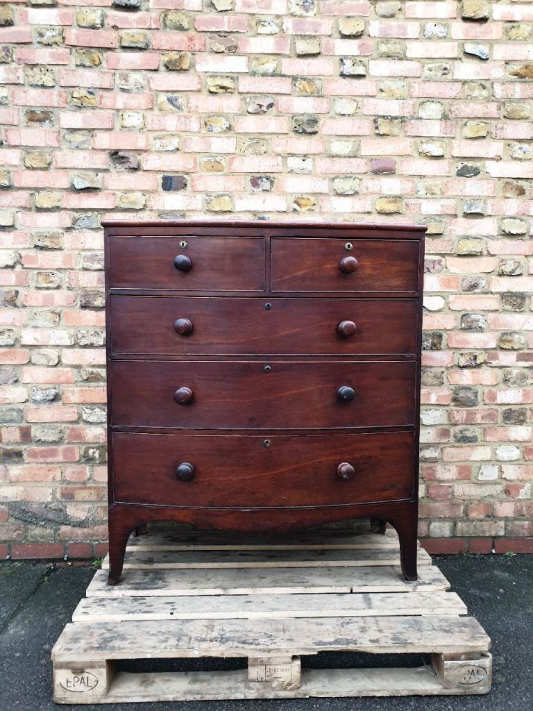 Beautiful Georgian Mahogany Bow Front Chest Of Drawers  Commode