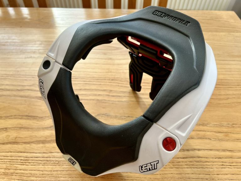 Leatt DBX 5.5 Junior Neck Brace Mountain Bike / Motocross Body Armour 