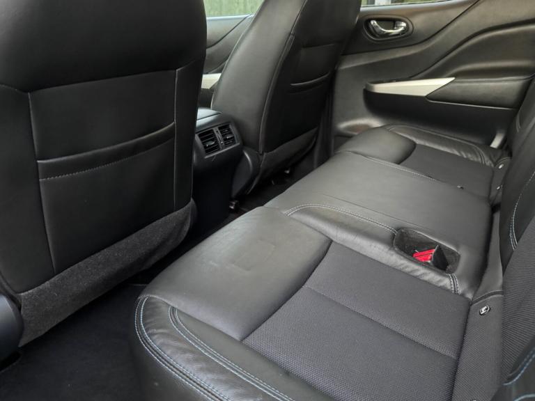  Nissan Navara 2.3 dCi N-Guard Auto 4WD Euro 6 4dr Diesel Automatic