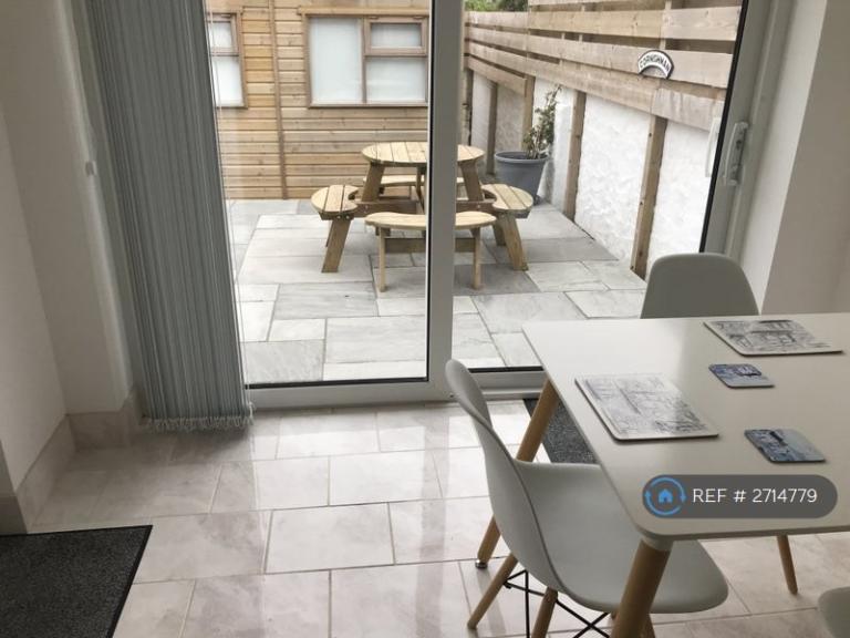 1 bedroom in Trevarth Road, Falmouth, TR11 (#2714779)