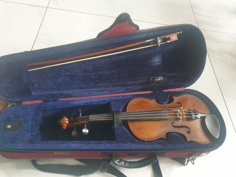 1/2 Stentor Violin and Bow with Padded Red & Black case