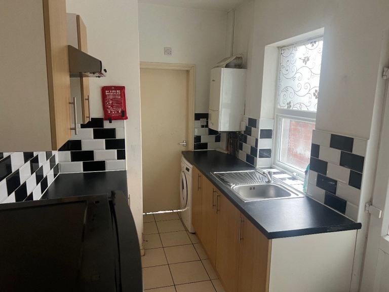 One bedroom flat Cv65bj