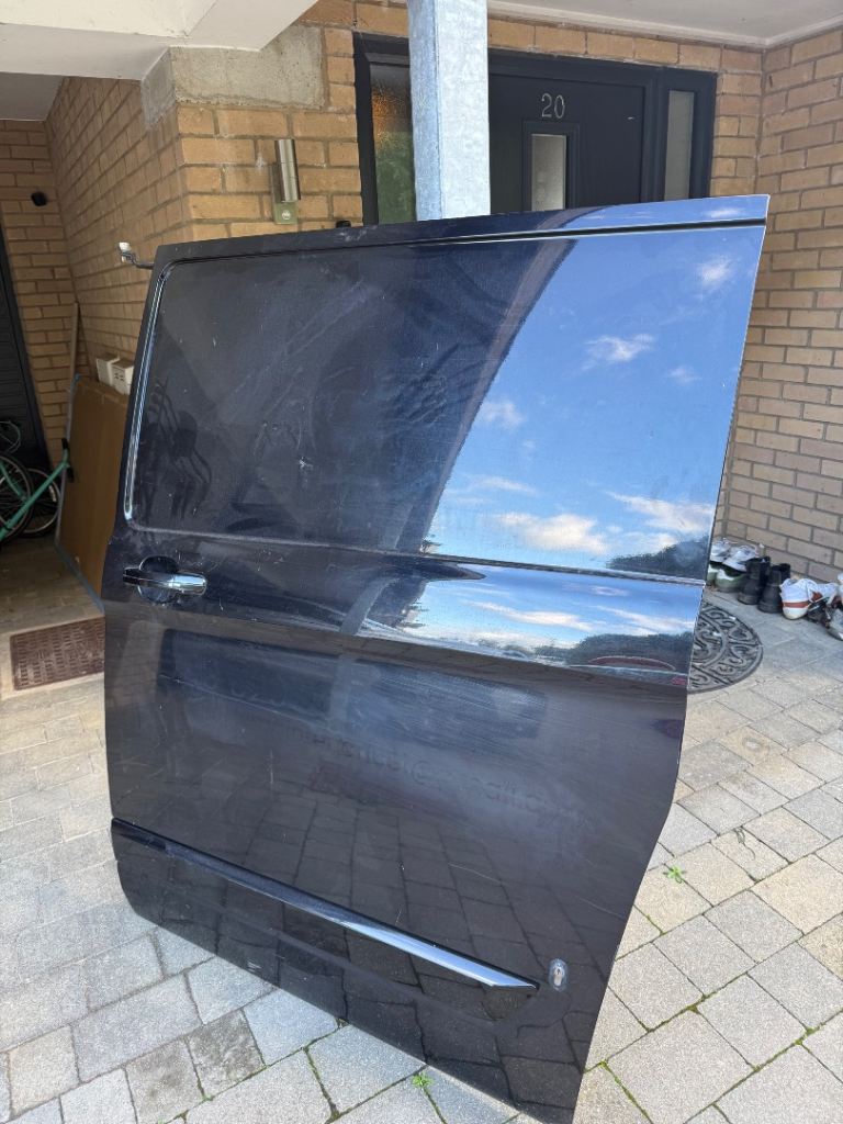 Ford transit custom, sliding door black 