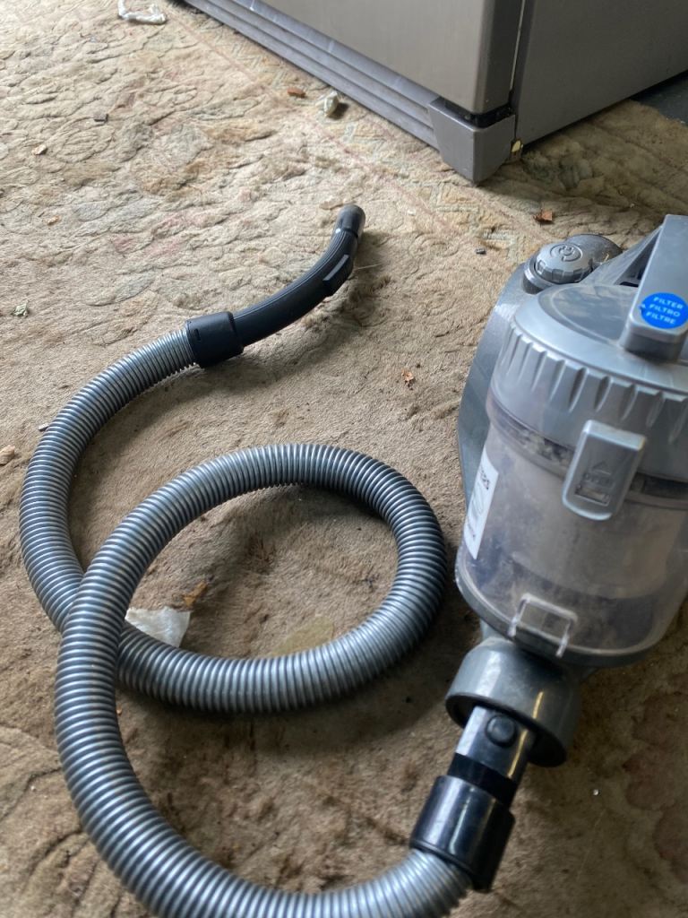 Russell Hobbs Cylinder Vacuum Cleaner – Grey, Good Condition