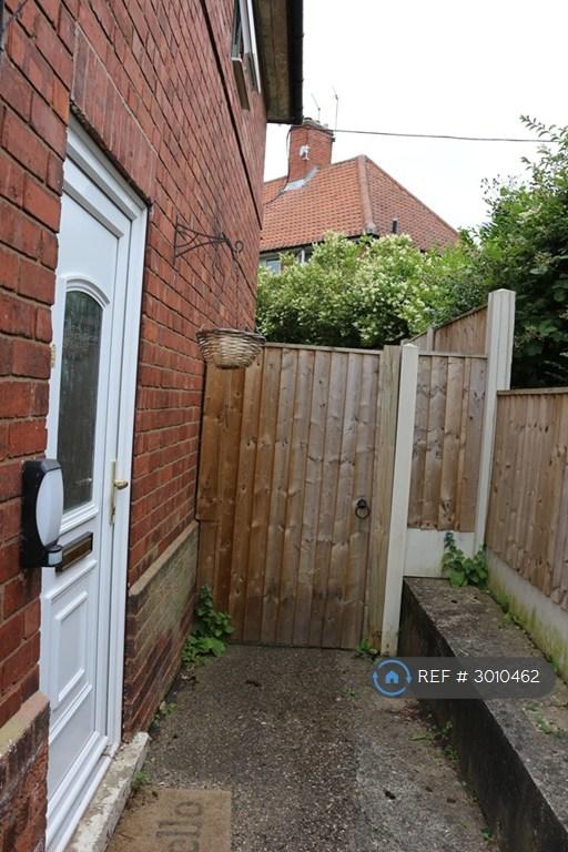 2 bedroom house in Olton Avenue, Beeston, Nottingham, NG9 (2 bed) (#3010462)