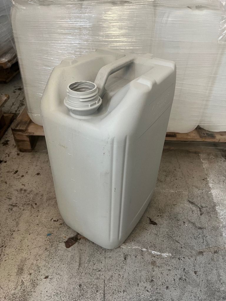 25 litres reconditioned clean containers,kegs,jerry cans,drums,1000 litre IBC tanks 