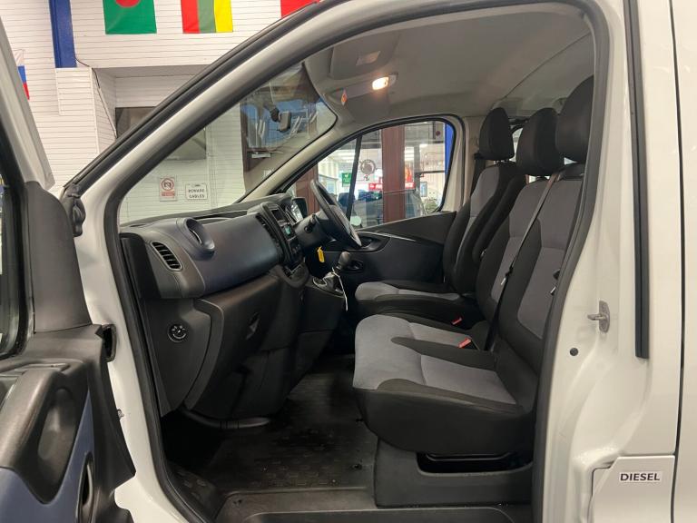 2018 Vauxhall Vivaro L2 1.6CDTI 120PS 9 SEAT LWB MINIBUS (EURO 6) ------------------------------ ...
