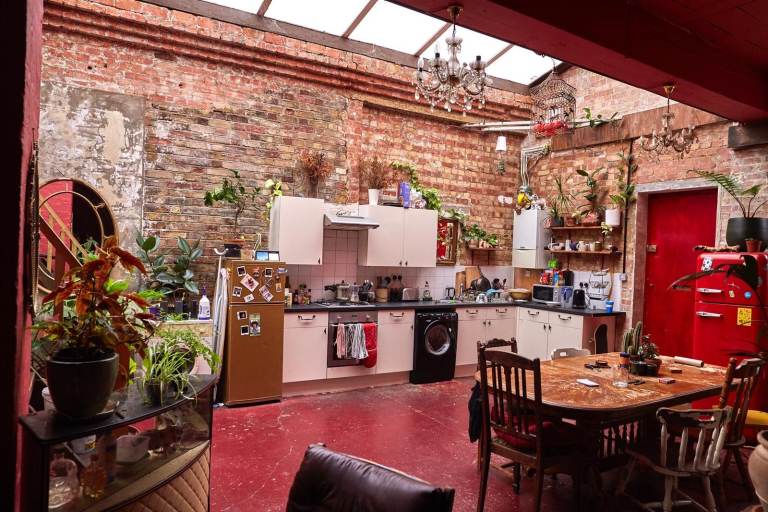 Two Double Rooms in Haggerston Warehouse E8