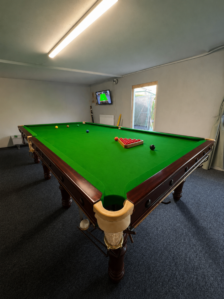 3/4 10x5 Snooker table with delivery & install 