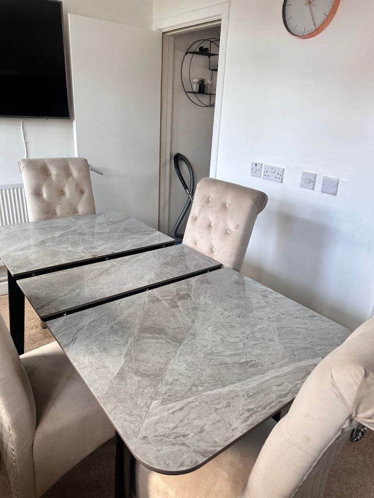 TABLE WITH 6 chairs (SNEINTON)