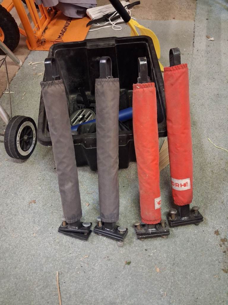 upright attachments for car roof bars