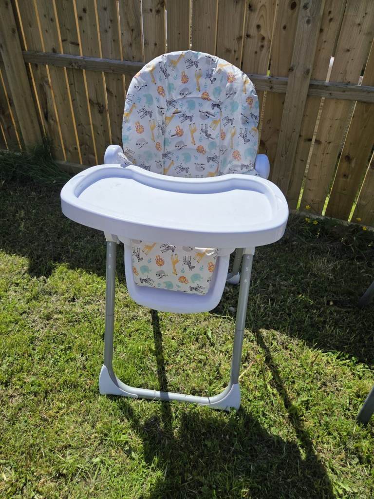 Baby High Chair with Patterned Seat – Good Condition