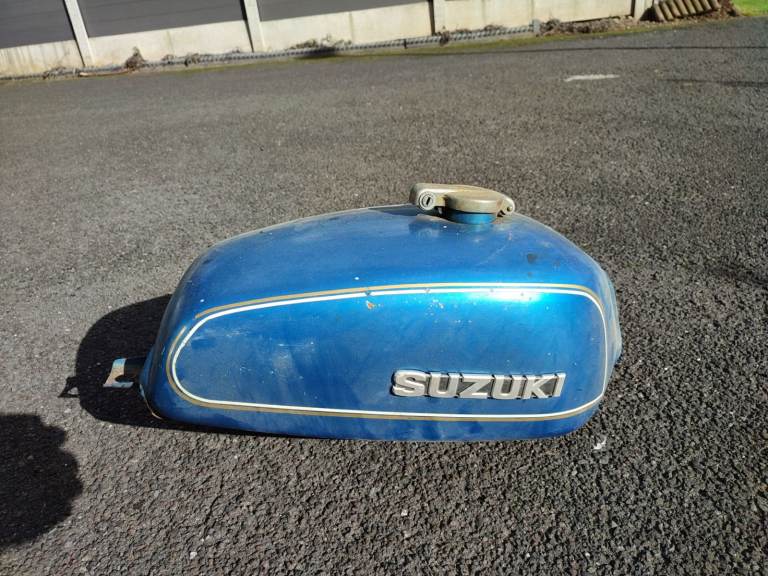 SUZUKI GT250 L (1974) None-Runner Spares or Repair (Includes 2x engines & much more) 