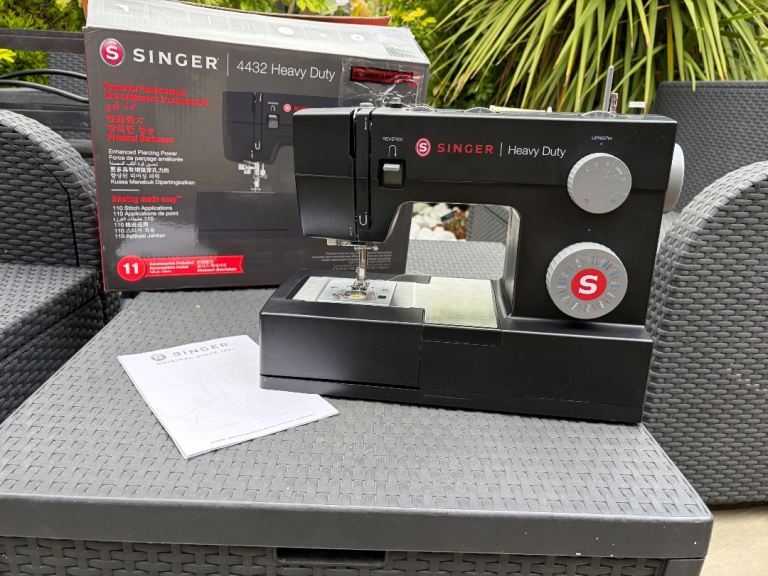 Singer 4432 Heavy Duty Sewing Machine - As Good As New