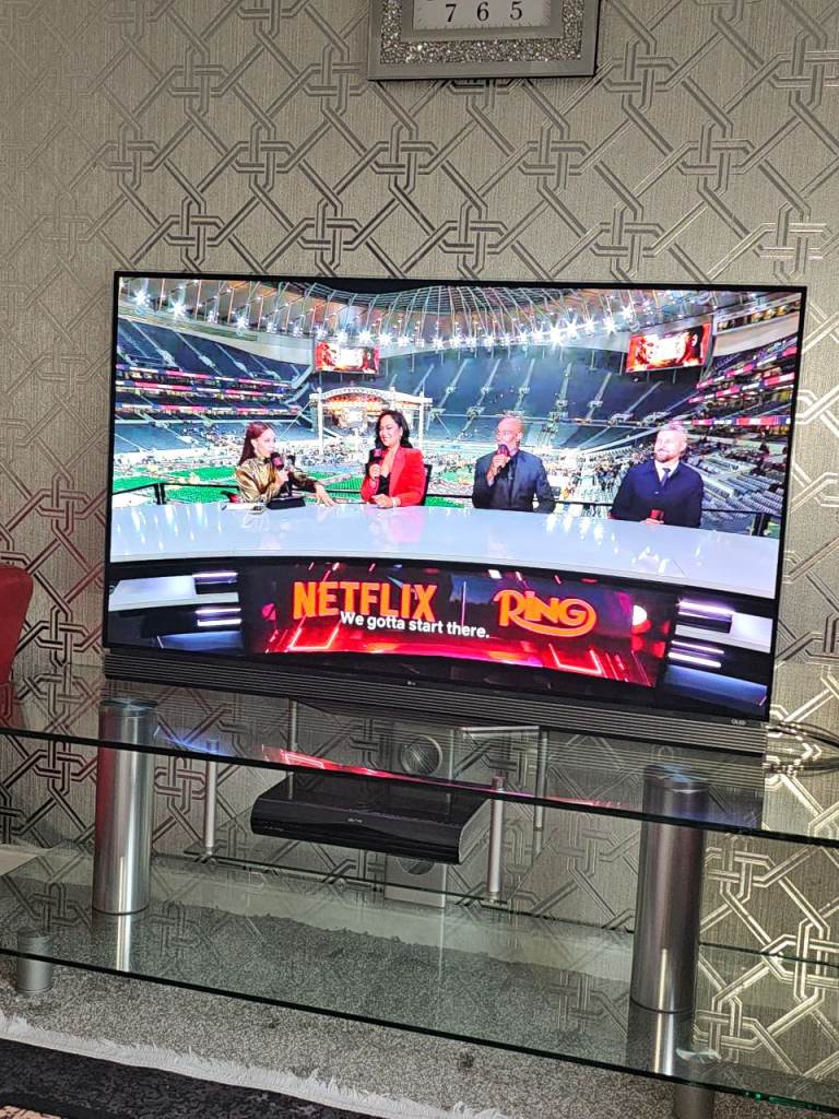 50 inch Samsung Curved Smart TV – Good Condition