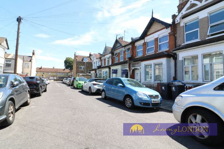 Two Bedroom 1st Floor Maisonette with Garden to Rent in Edmonton N9