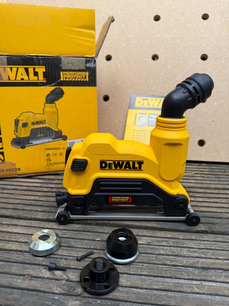 DeWalt DWE46225-XJ 5'' / 125mm Concrete Cutting Guard