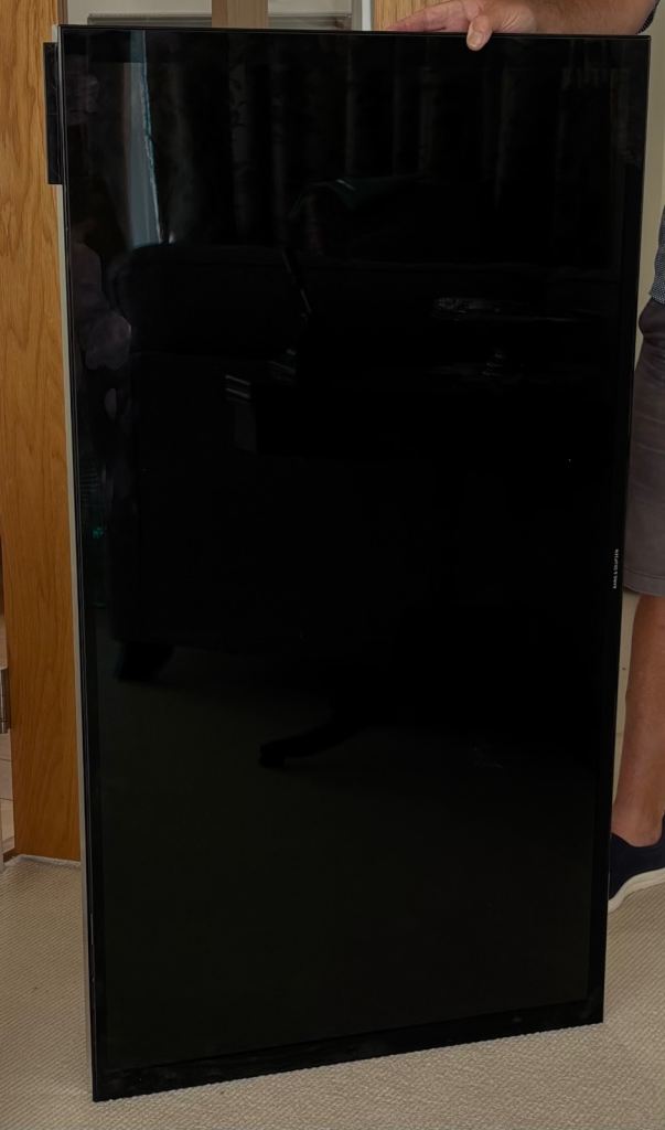 B & O Avant 55” TV screen