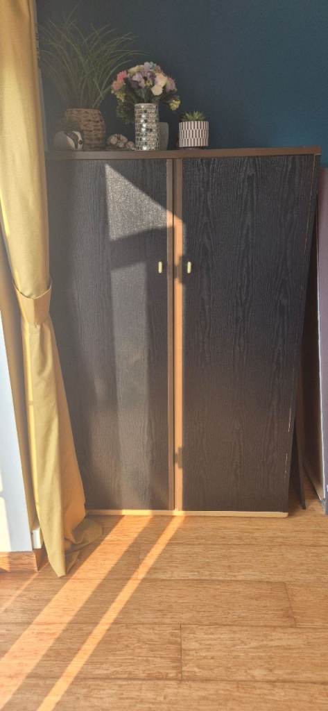 Storage cupboard 