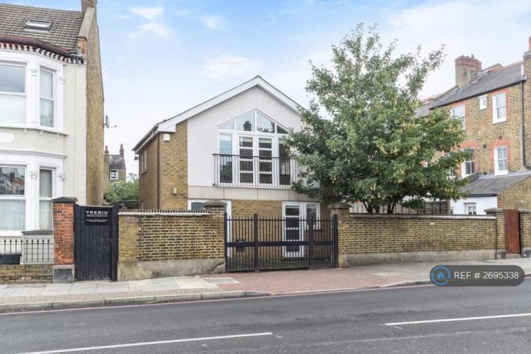 2 bedroom house in Tooting Bec Road, London, SW17 (2 bed) (#2695338)
