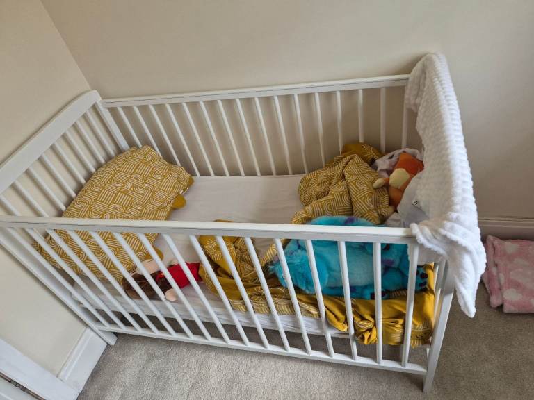 'Baby Elegance' Cot - FREE