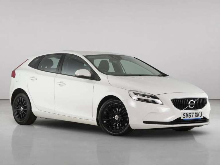 2017 Volvo V40 2.0 T2 Momentum Hatchback 5dr Petrol Manual Euro 6 (s/s) (122 ps) Hatchback Petrol...