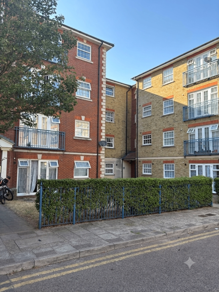2 Bed Apartment - Manor Park (Guide Price £230,000) - For Auction