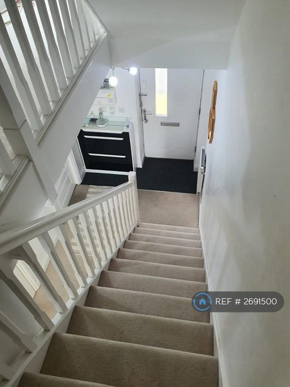 4 bedroom house in Hounslow, Hounslow, TW5 (4 bed) (#2691500)